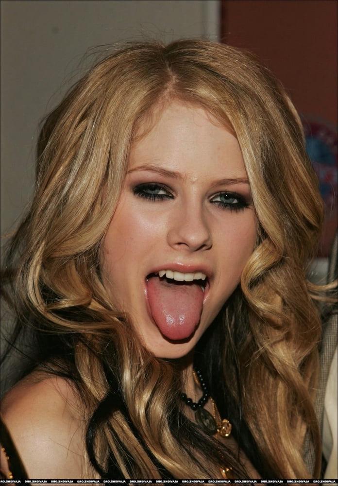 25P Avril Lavigne is your new girlfriend volume 2