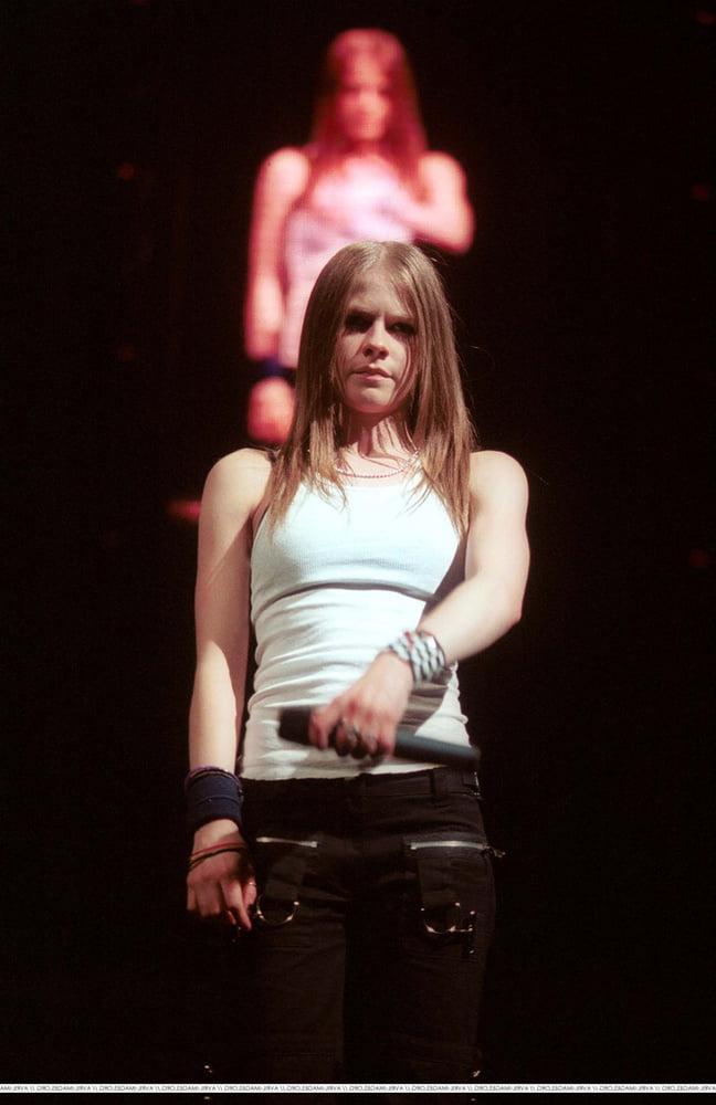 25P Avril Lavigne is your new girlfriend volume 2