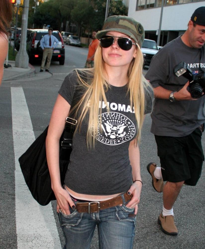25P Avril Lavigne is your new girlfriend volume 2