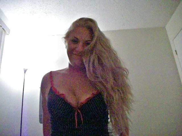 25P Hot blonde Milf sex