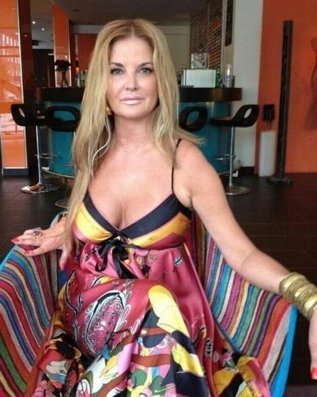 25P No Bra Club gallery 01
