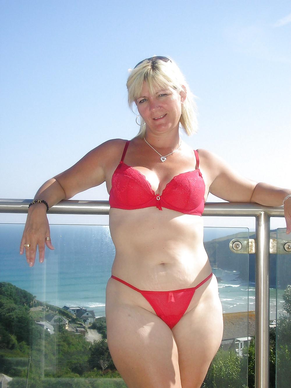 25P Lincs milf in sun
