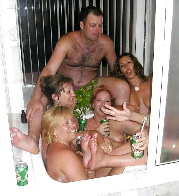 25P Mixed Milf Hottub Fun