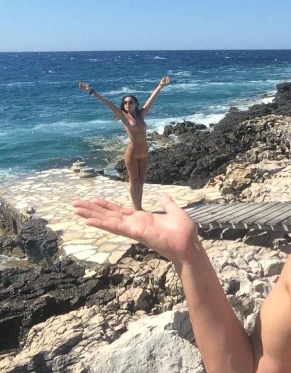 25P Anna Herrin private vacation pics aug 2019