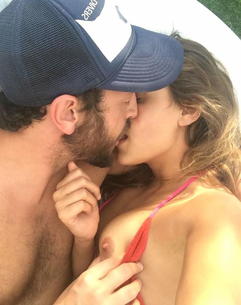25P Anna Herrin private vacation pics aug 2019