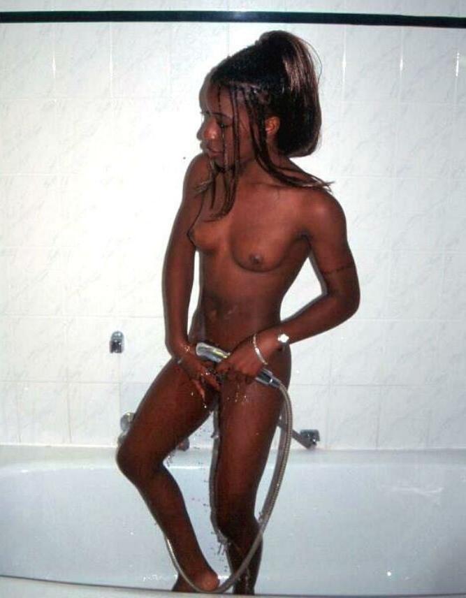 25P black beauty in her bathroom, Bath Shower 08