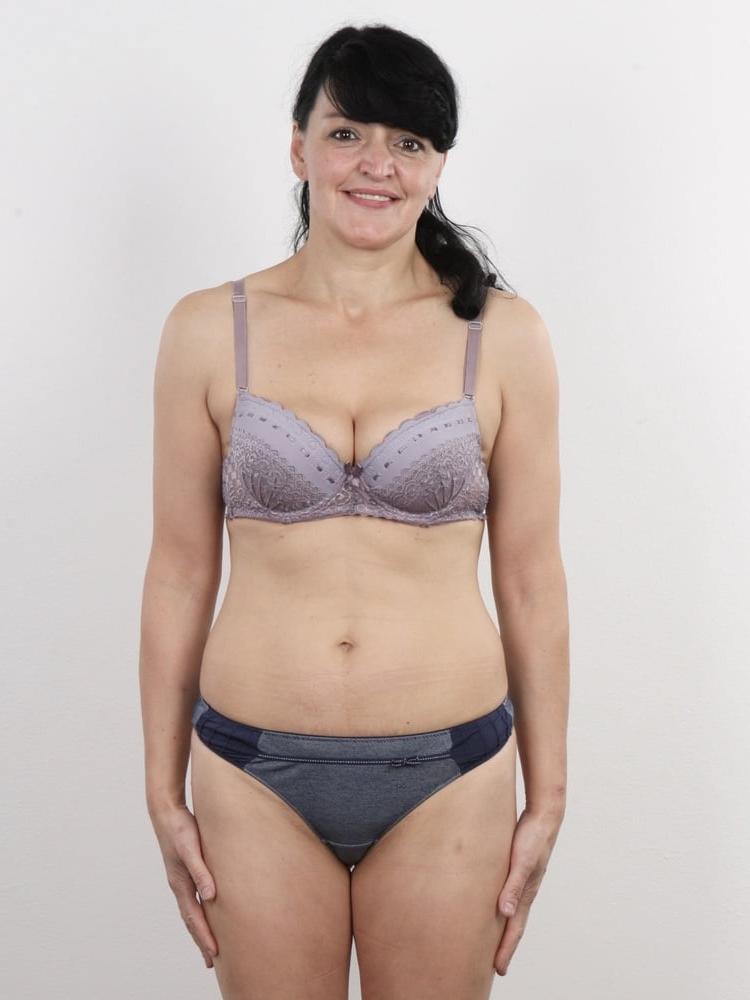 25P 720 - casting girls amateur with panties and bra