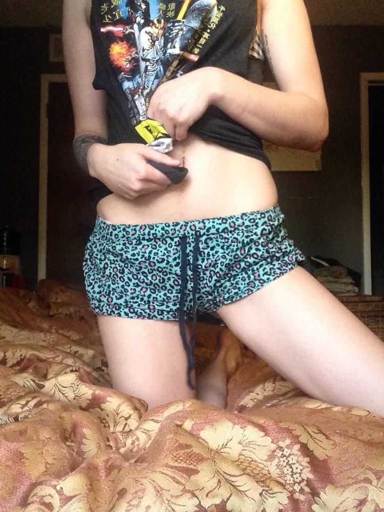 25P Sexy nerdy tattooed girlfriend exposed