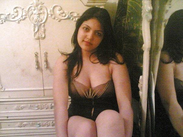 13P INDIAN BIG MELONS-SUPPORTED BY BRA