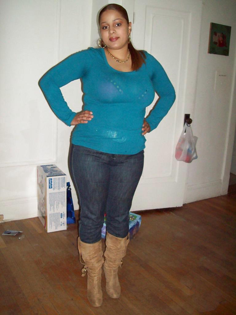 15P Facial arab chick