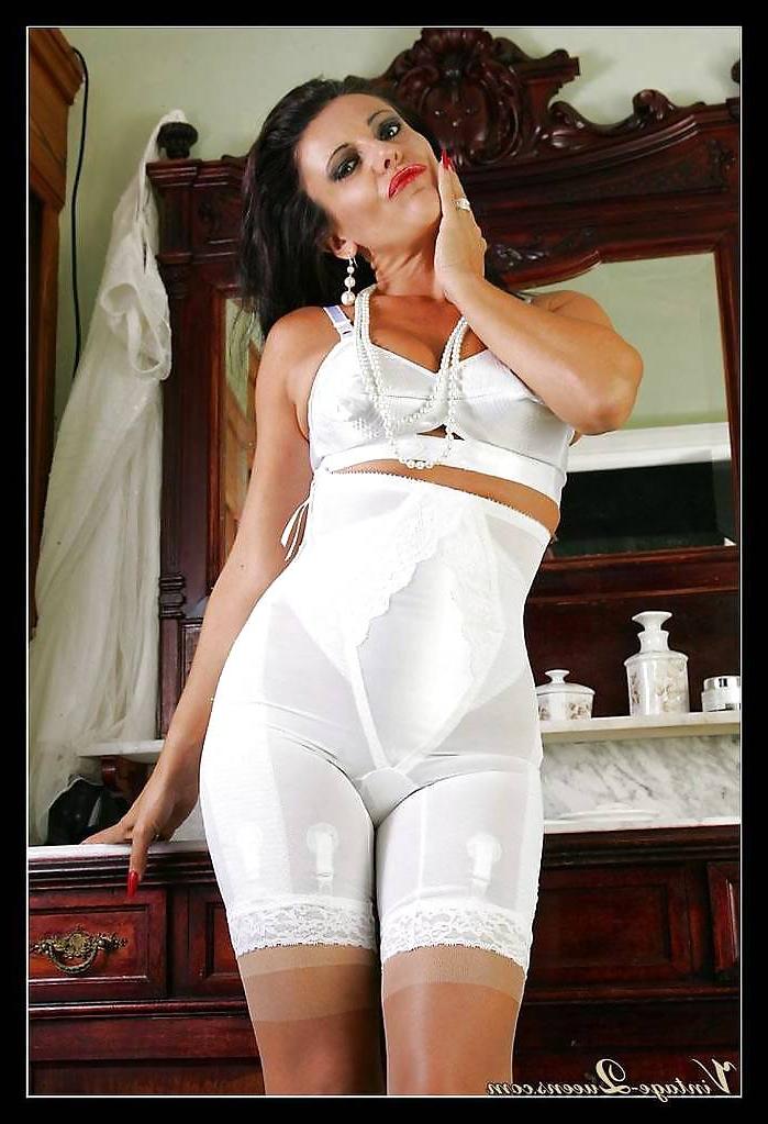10P Miederhose 2