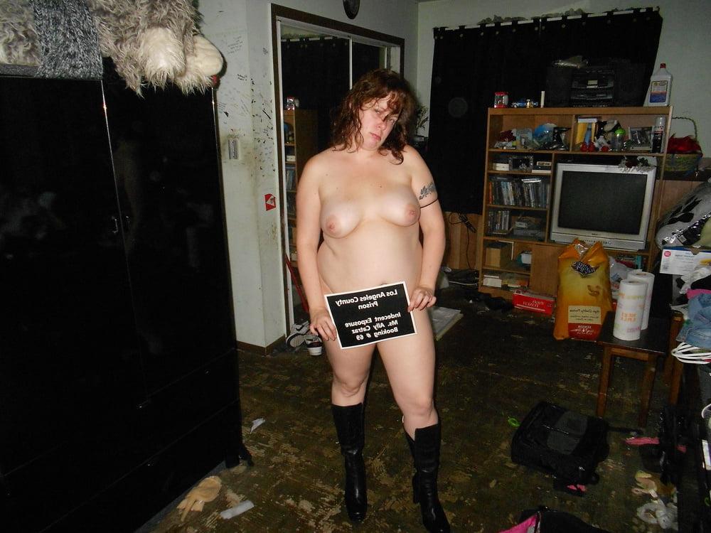 25P sexychubbyangela prison slut spread pussy