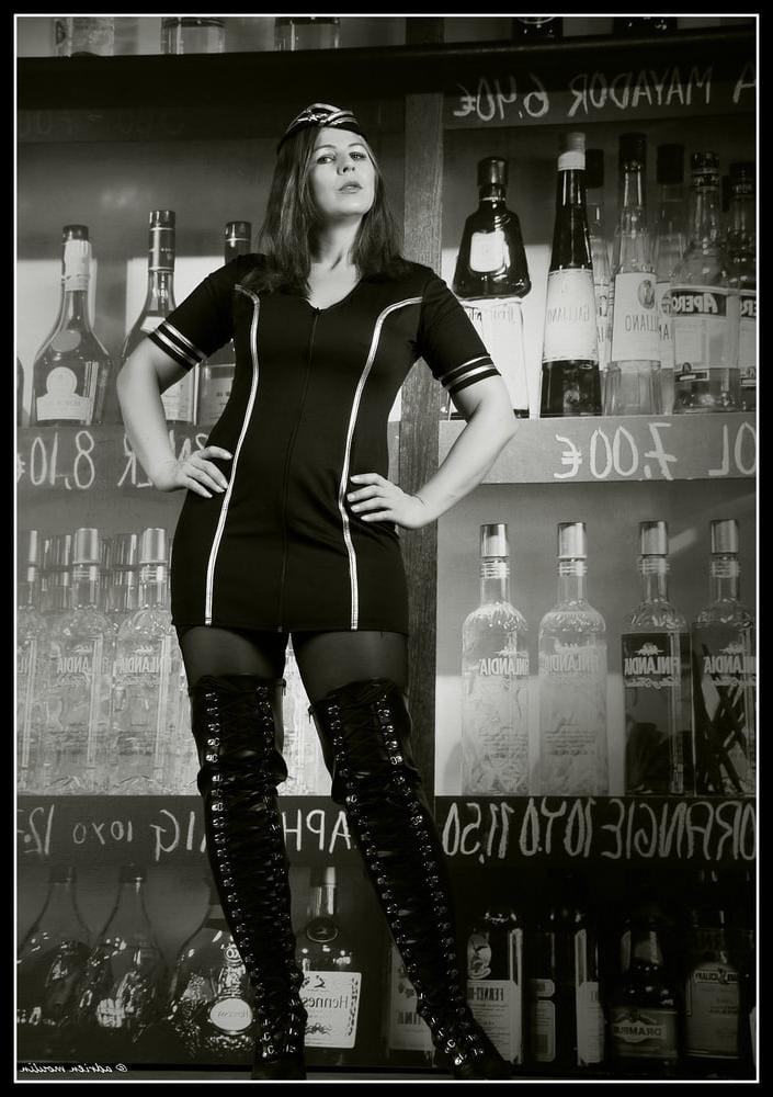 25P Beautiiful MILF in monochrome
