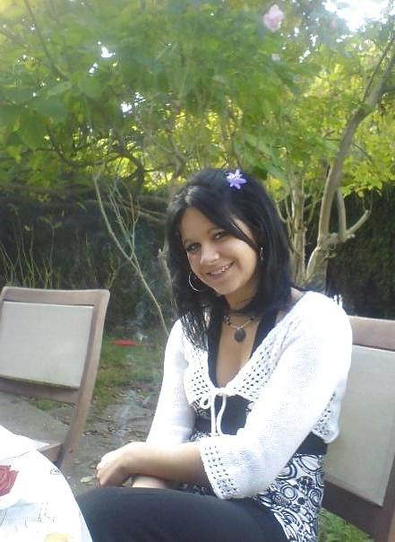 9P French Girl's Face Pics : Roseline