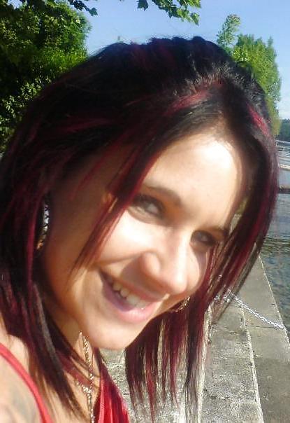 9P French Girl's Face Pics : Roseline