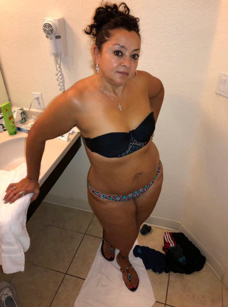 25P Mexican milf Alma 44