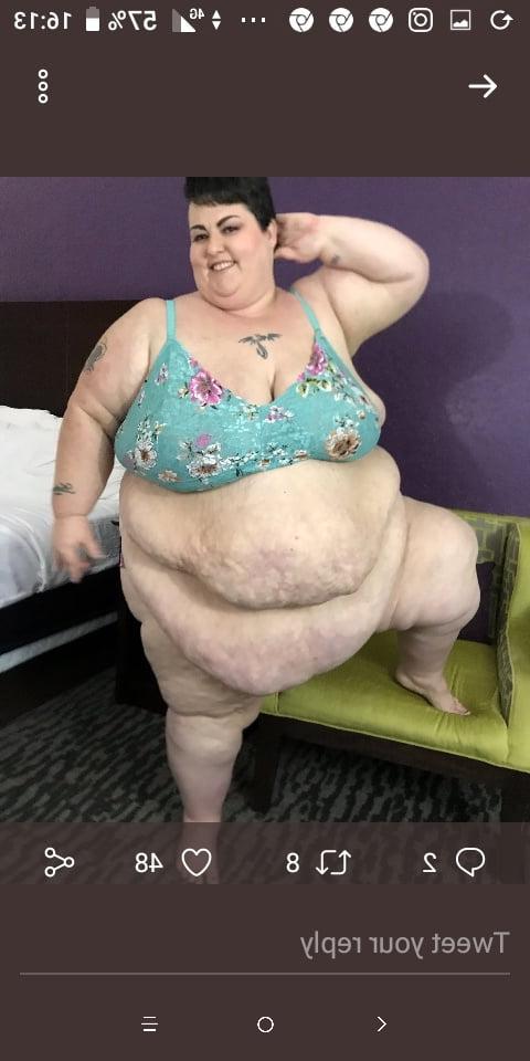 25P Hoodyman SSBBW 302 : Random fat pigs .
