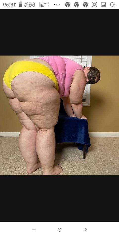 25P Hoodyman SSBBW 302 : Random fat pigs .
