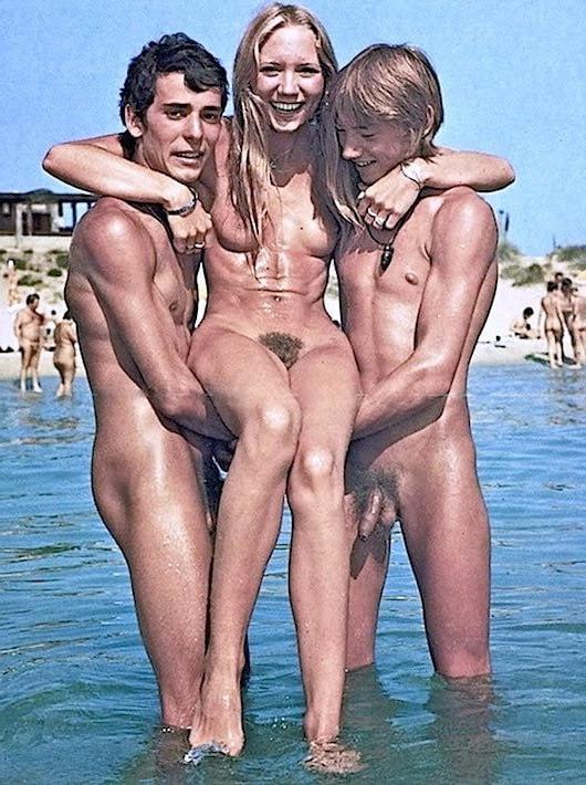 25P Naked Vintage Girls 55