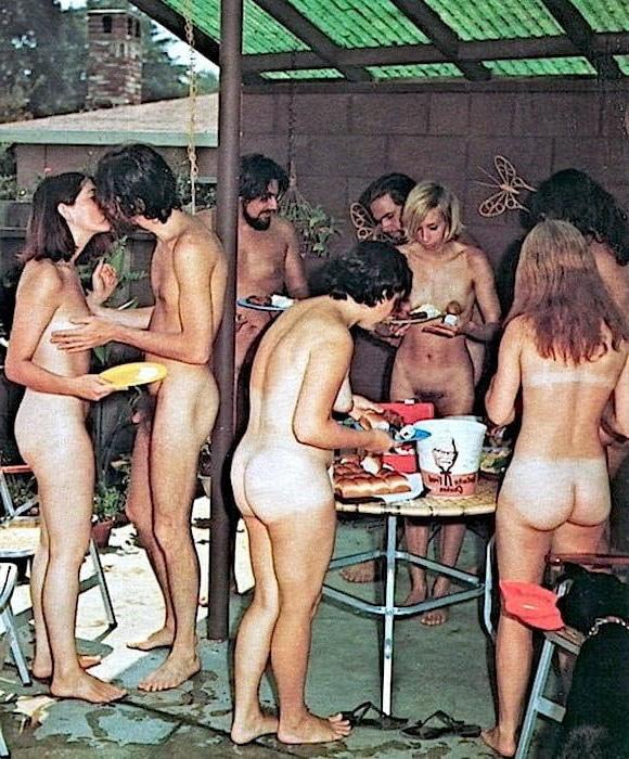 25P Naked Vintage Girls 55