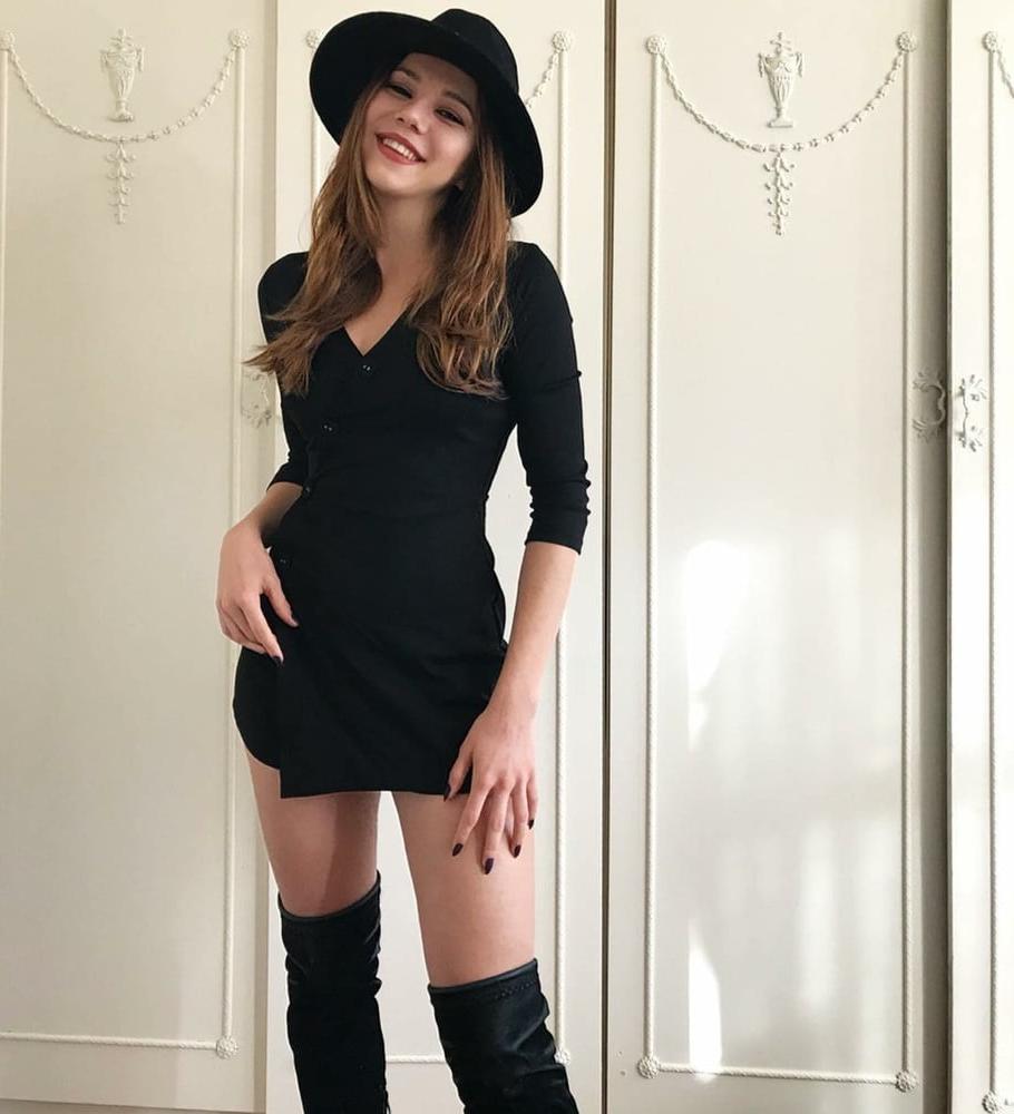 25P Turkish Instagram Girls 90 Hot Sinem