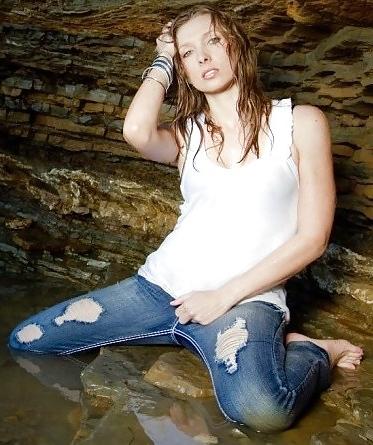 25P Queens in Jeans CLXXXIV