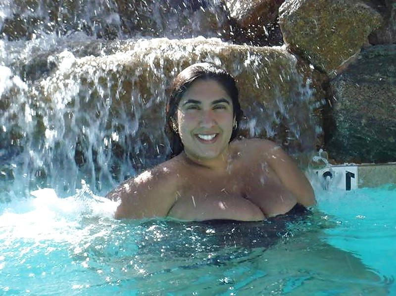 25P Curvy Amateur Babes