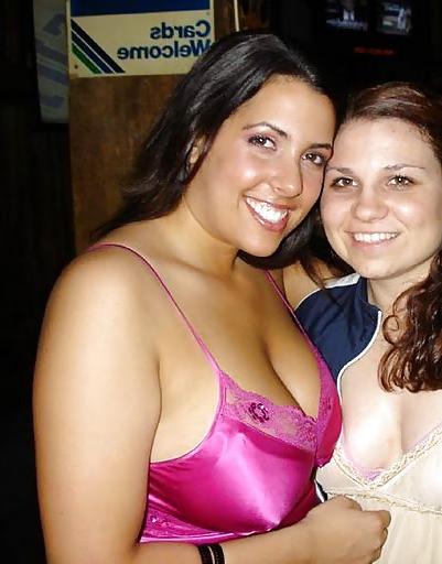 25P Curvy Amateur Babes