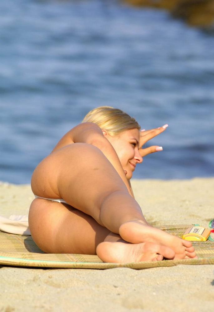 25P Beach sex