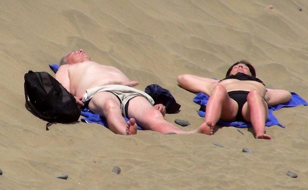 25P Beach sex