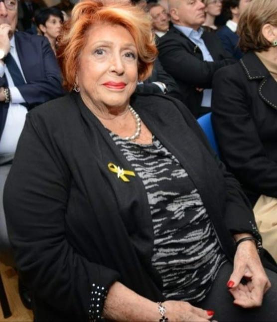 13P My real Bisexual granny aunt (she's my mother's sister)