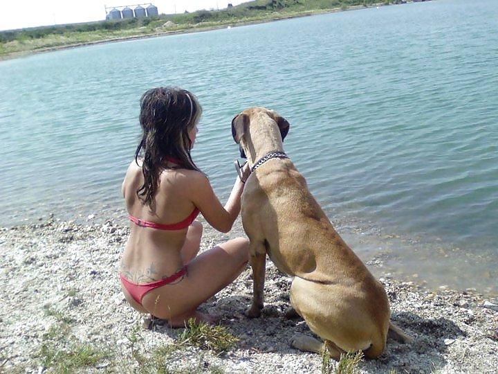 25P Girls in thong 2