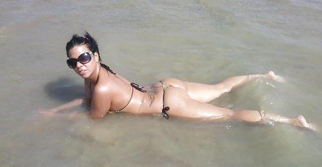 25P Girls in thong 2