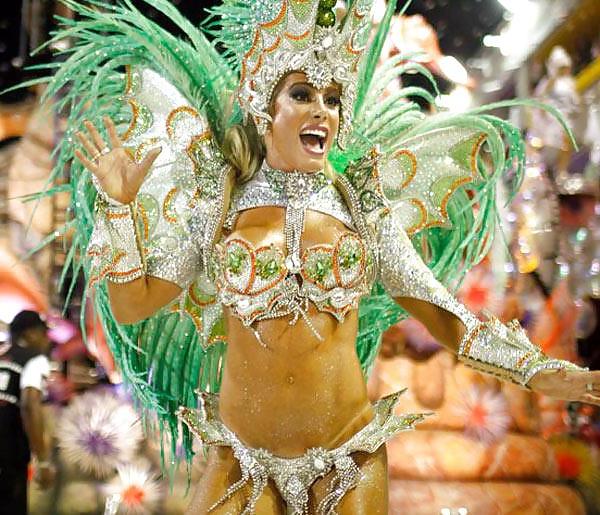 25P PREVIEW  BRAZILIAN CARNIVAL 2012