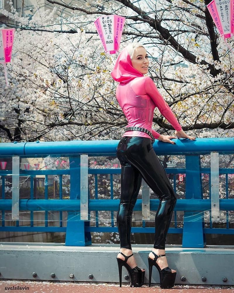 25P Latex girls 32