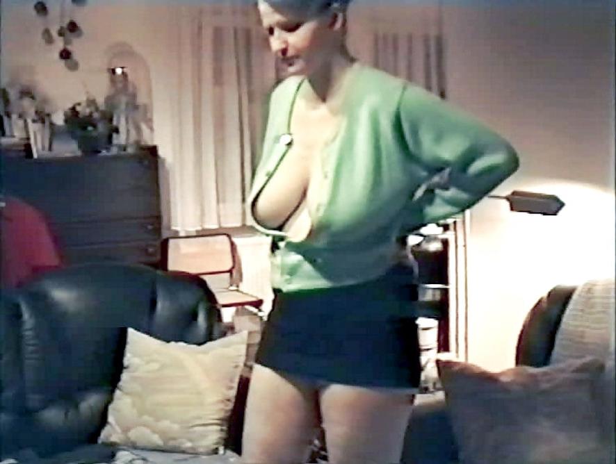 12P SAG - Angie's Fat Hangers 01