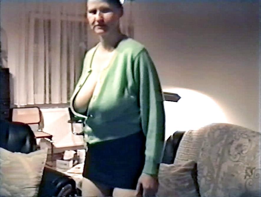 12P SAG - Angie's Fat Hangers 01