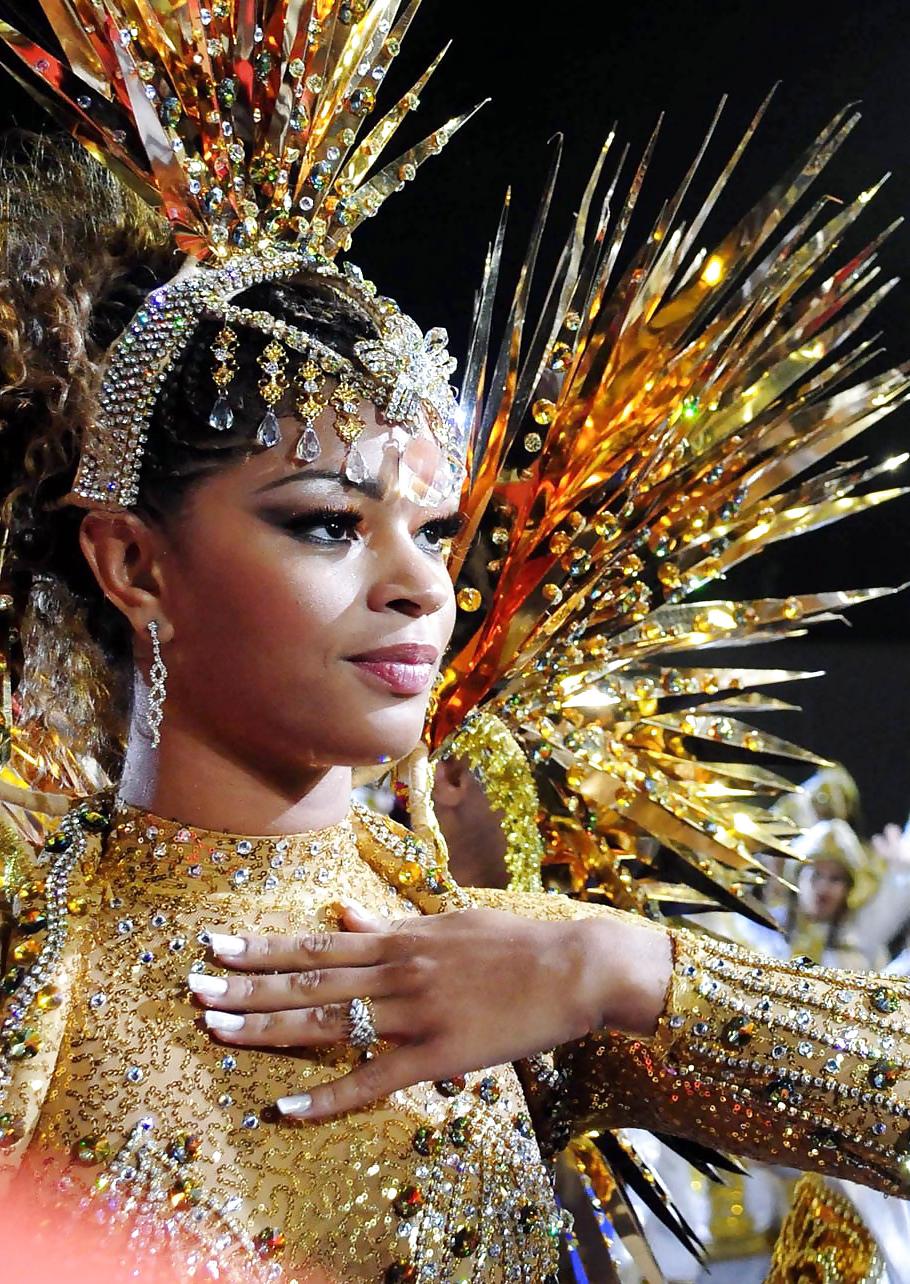 25P Brazilian Carnival Erotica By twistedworlds