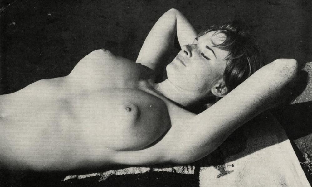 25P Naked Vintage Girls 54