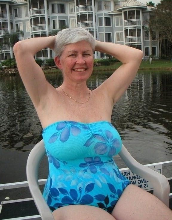 19P Granny Bikini - Bathing Suit 4