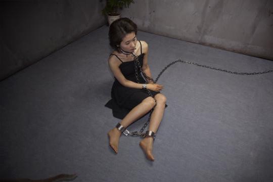 25P Handcuffed girls (2)