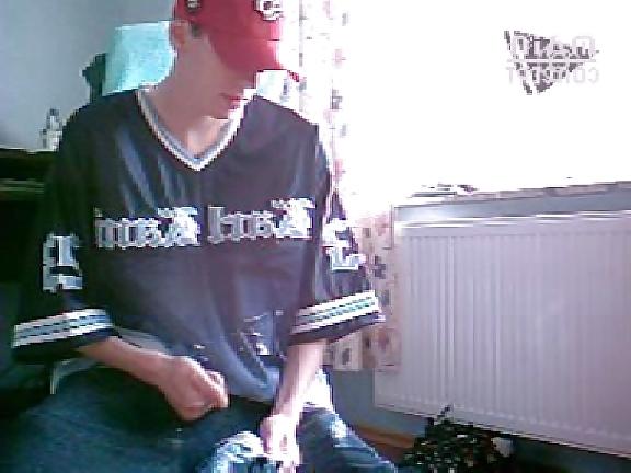 25P Ich wichse auf meinen Sneakers Bilder aus meinem Video