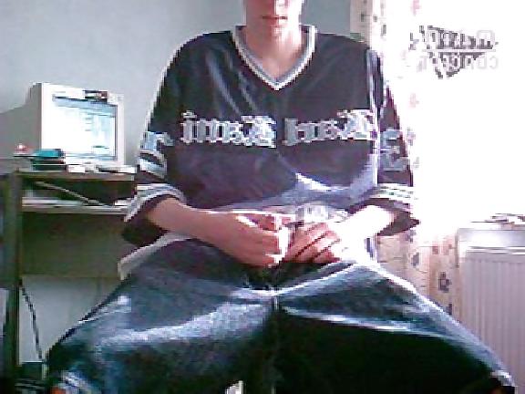 25P Ich wichse auf meinen Sneakers Bilder aus meinem Video