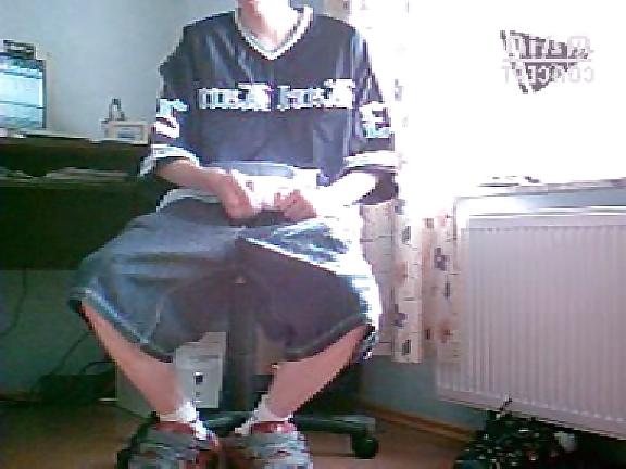 25P Ich wichse auf meinen Sneakers Bilder aus meinem Video