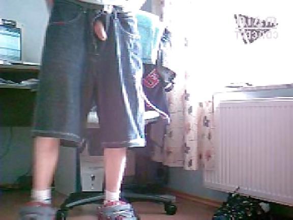 25P Ich wichse auf meinen Sneakers Bilder aus meinem Video
