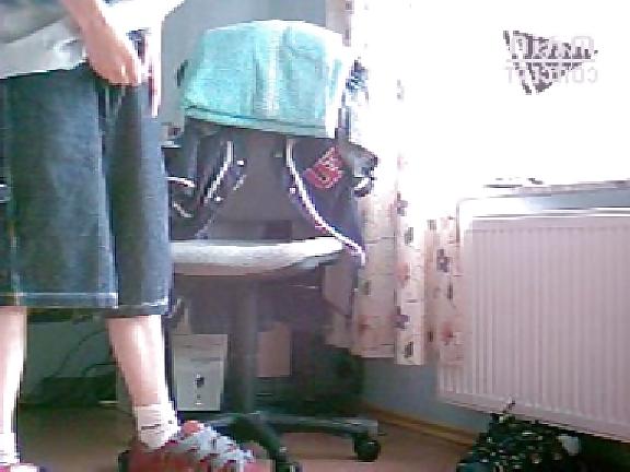 25P Ich wichse auf meinen Sneakers Bilder aus meinem Video