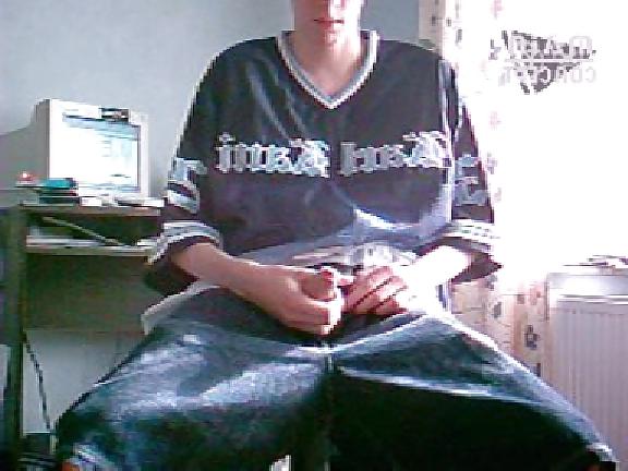 25P Ich wichse auf meinen Sneakers Bilder aus meinem Video