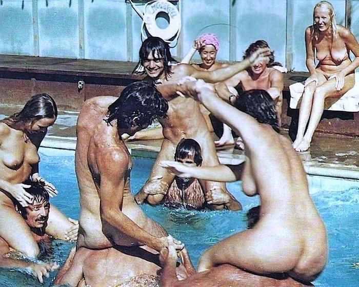 25P Naked Vintage Girls 53