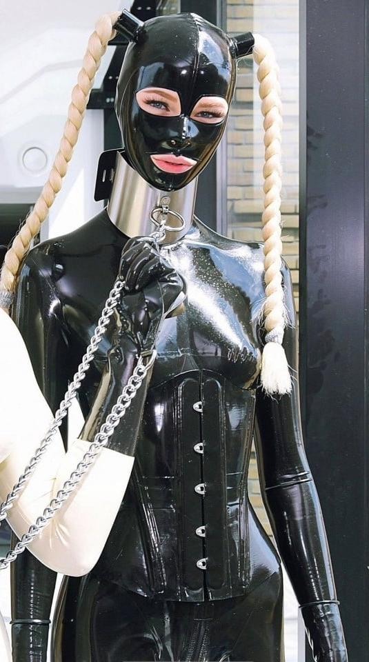 25P Girls in latex and mask 7