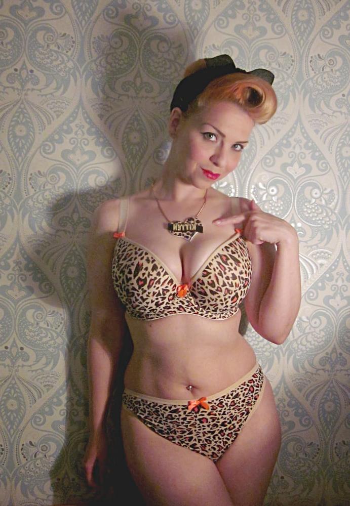 25P curvy lingerie 02